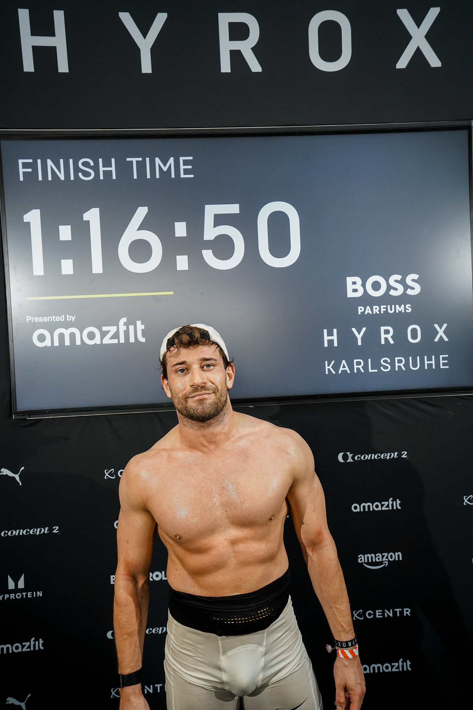 Robin Seiwert im Ziel beim HYROX Men Pro in Karlsruhe, Finish Time 1:16:50